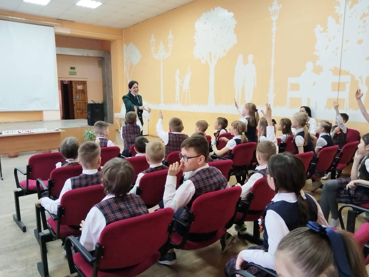 Экологический урок ко Дню Земли провели для чистопольских школьников