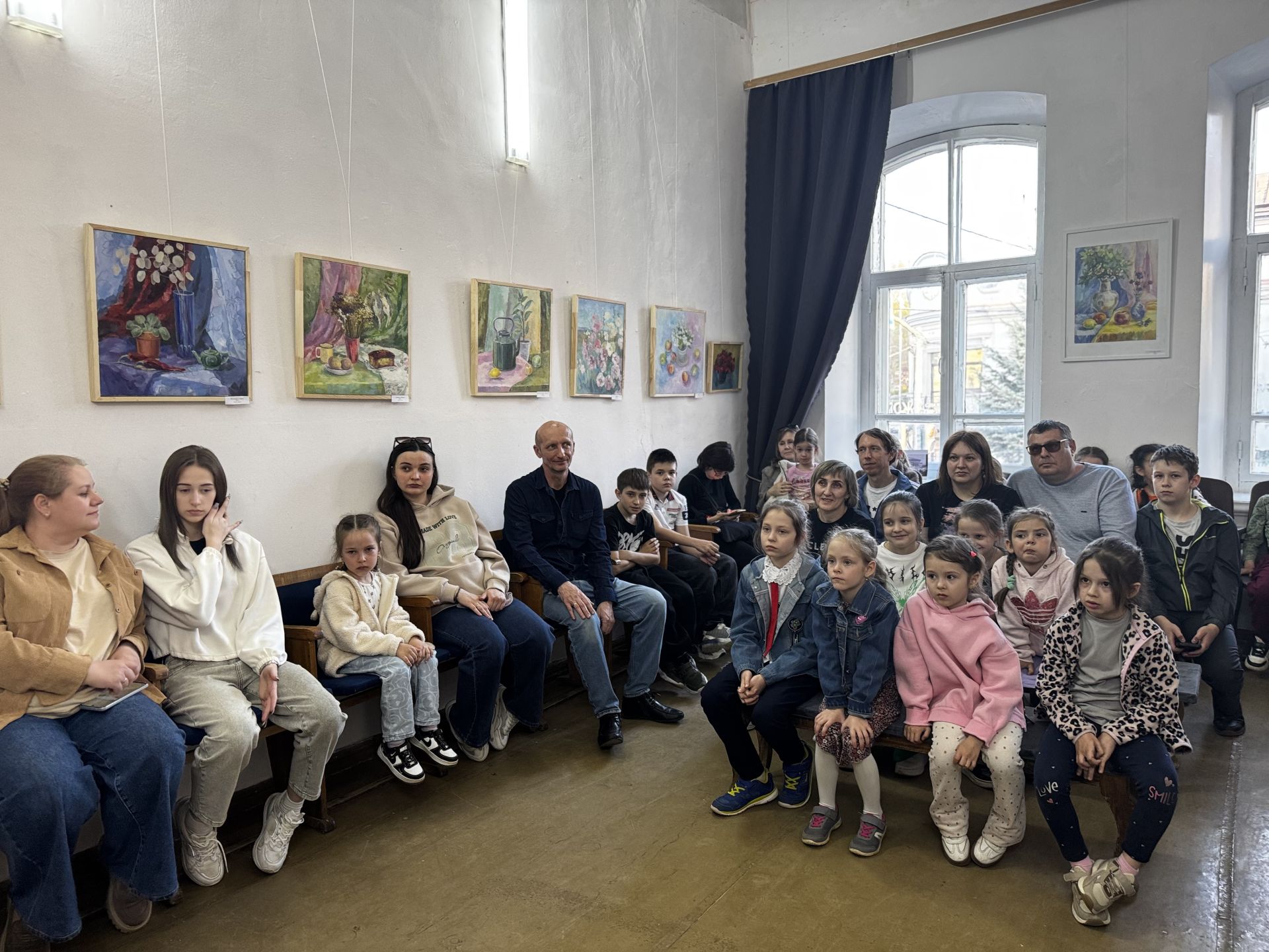 «Симфония предметов»: персональная выставка Натальи Ларионовой открылась в Чистополе