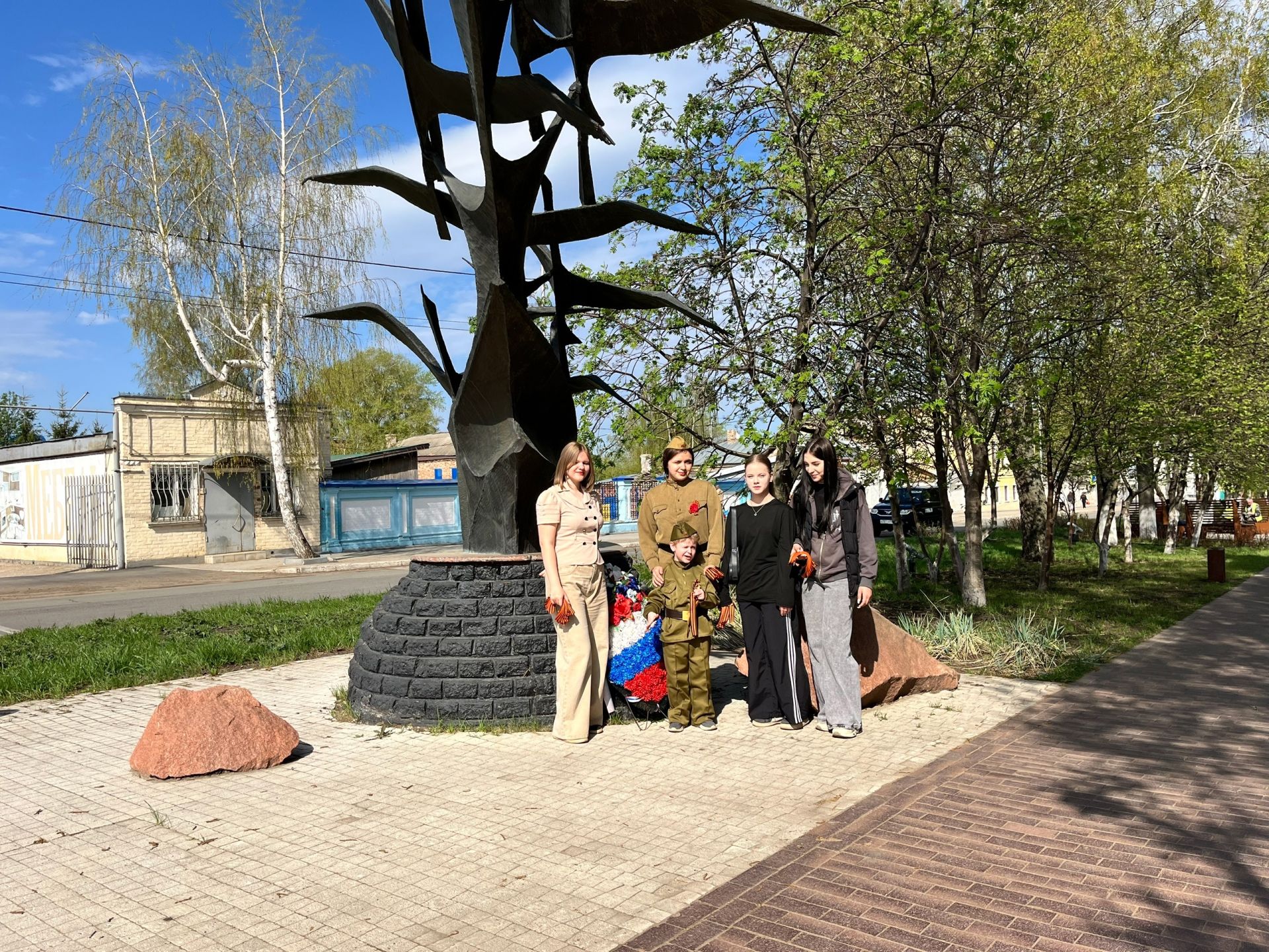 В Чистополе прошла патриотическая акция «Георгиевская ленточка»