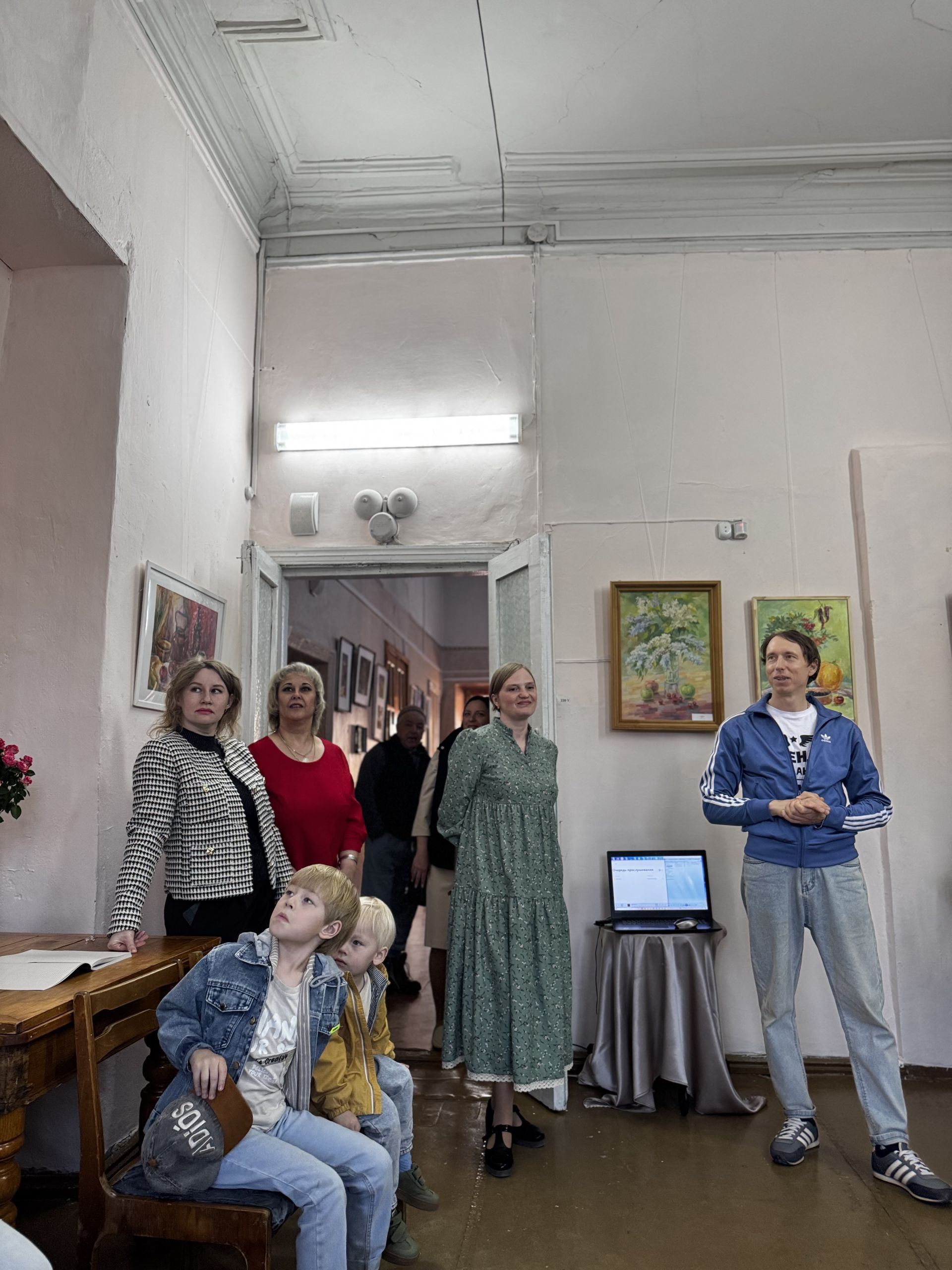 «Симфония предметов»: персональная выставка Натальи Ларионовой открылась в Чистополе