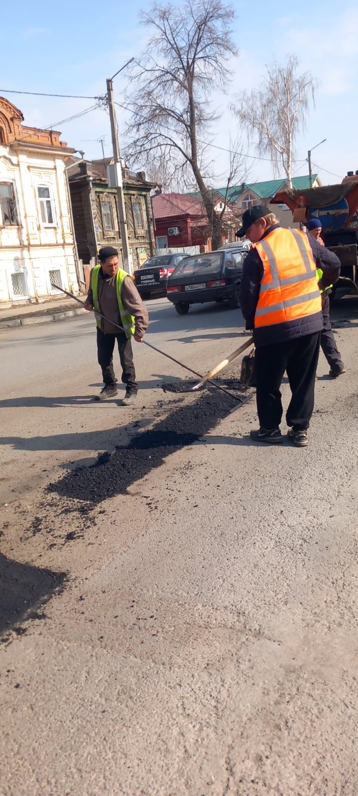 В Чистополе ямочный ремонт в самом разгаре