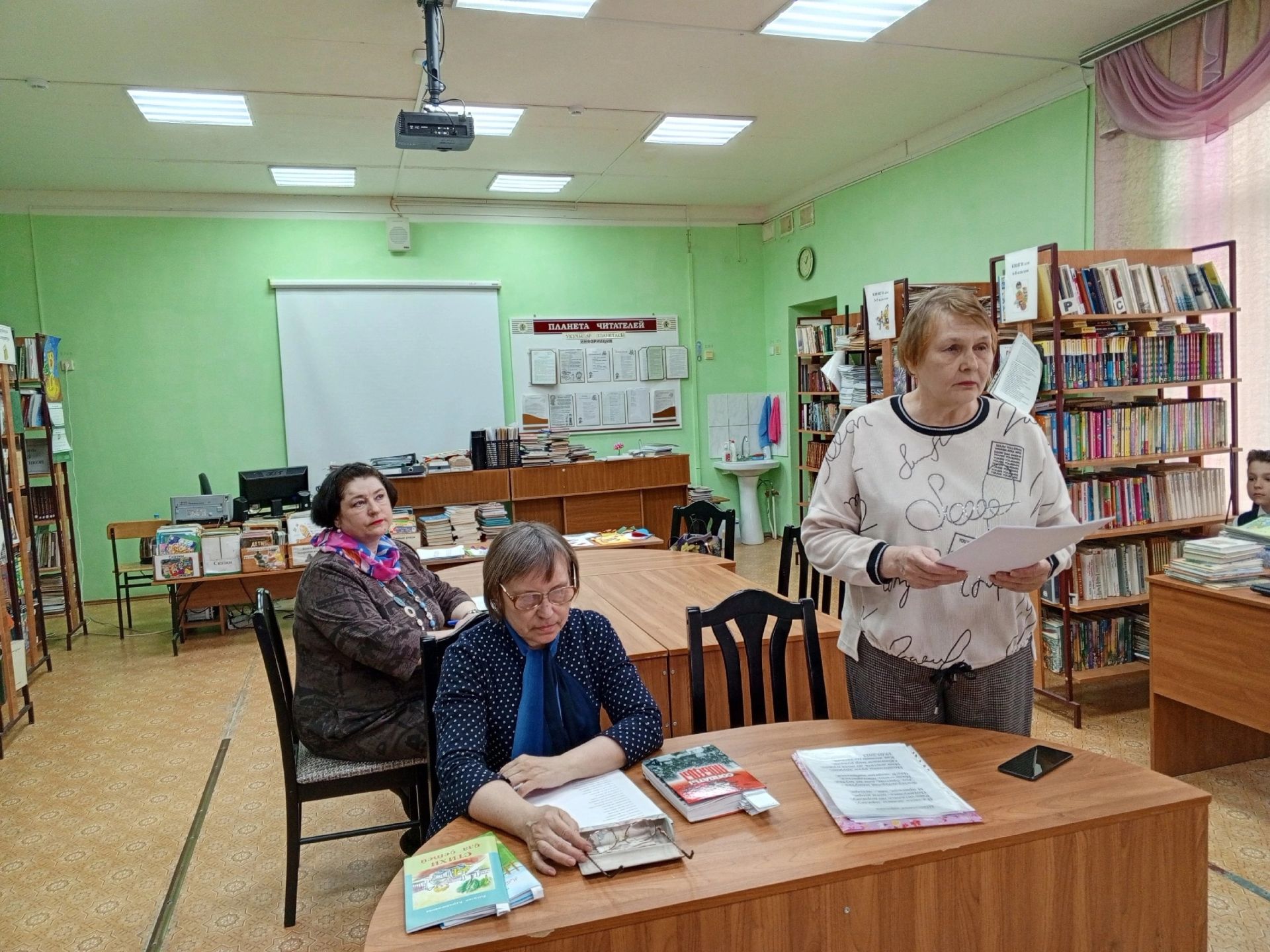 Неделя детской книги: чистопольские поэты встретились со школьниками