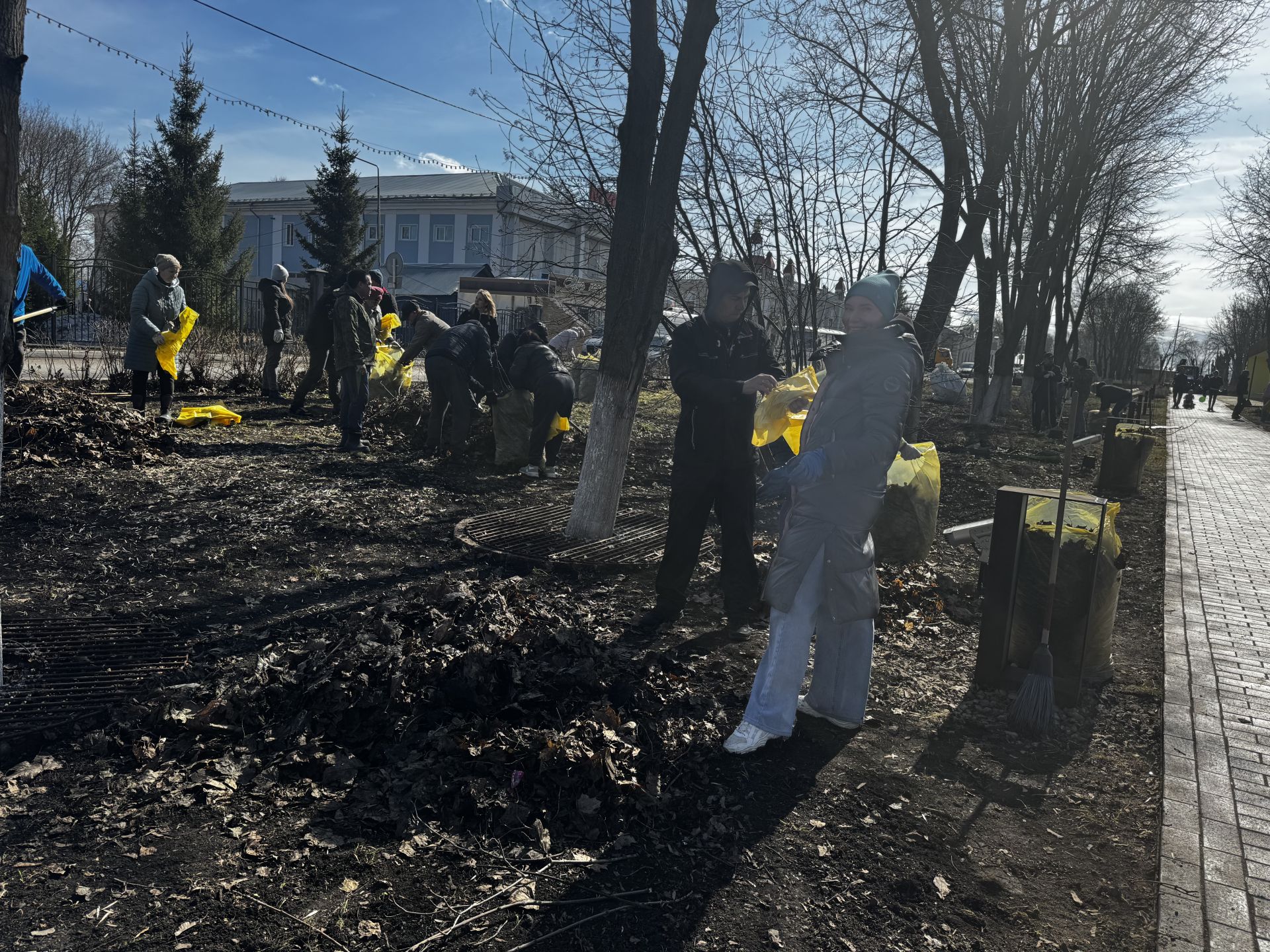 Общегородской субботник в Чистополе: вместе делаем город чище!