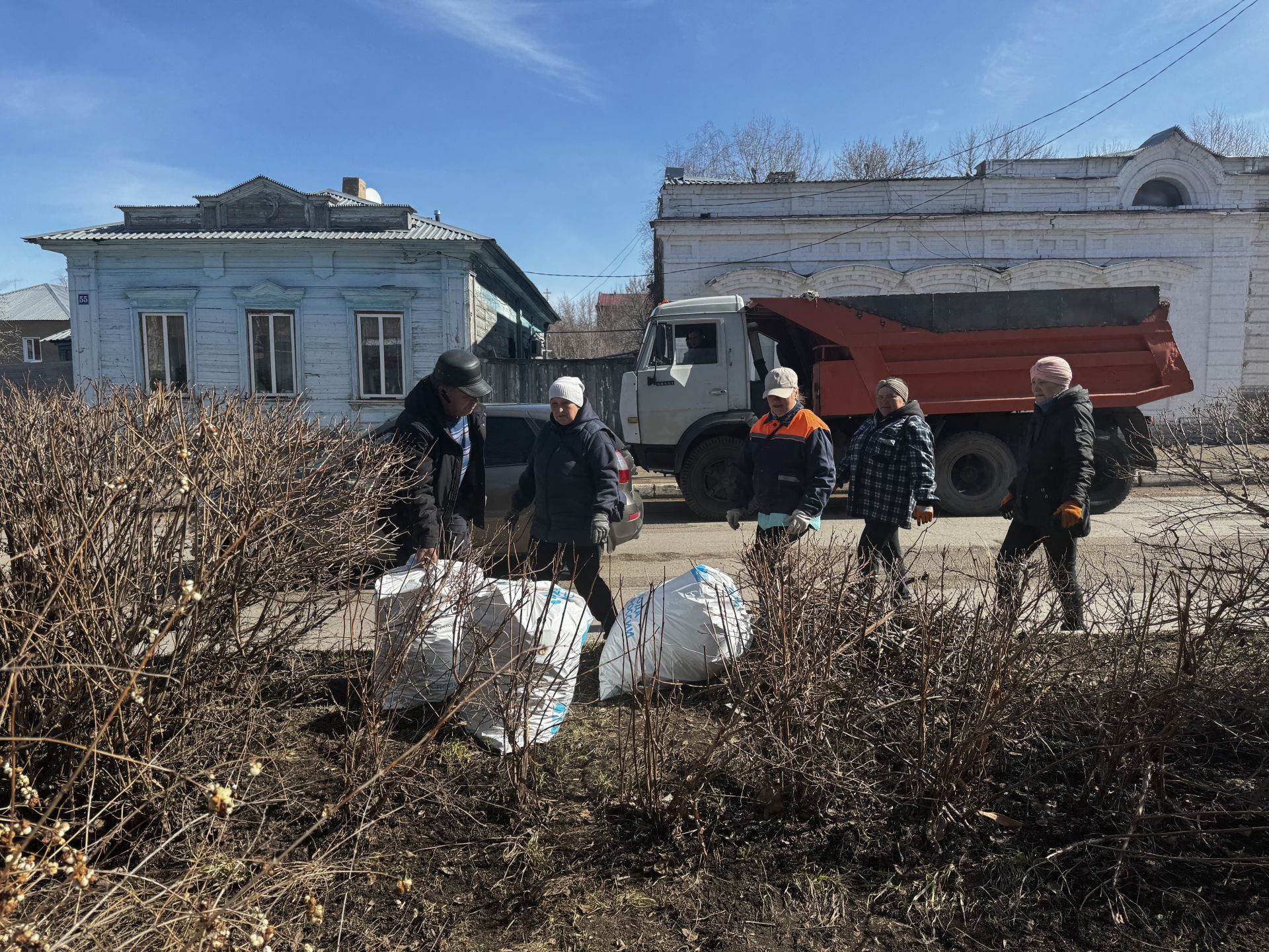 Общегородской субботник в Чистополе: вместе делаем город чище!