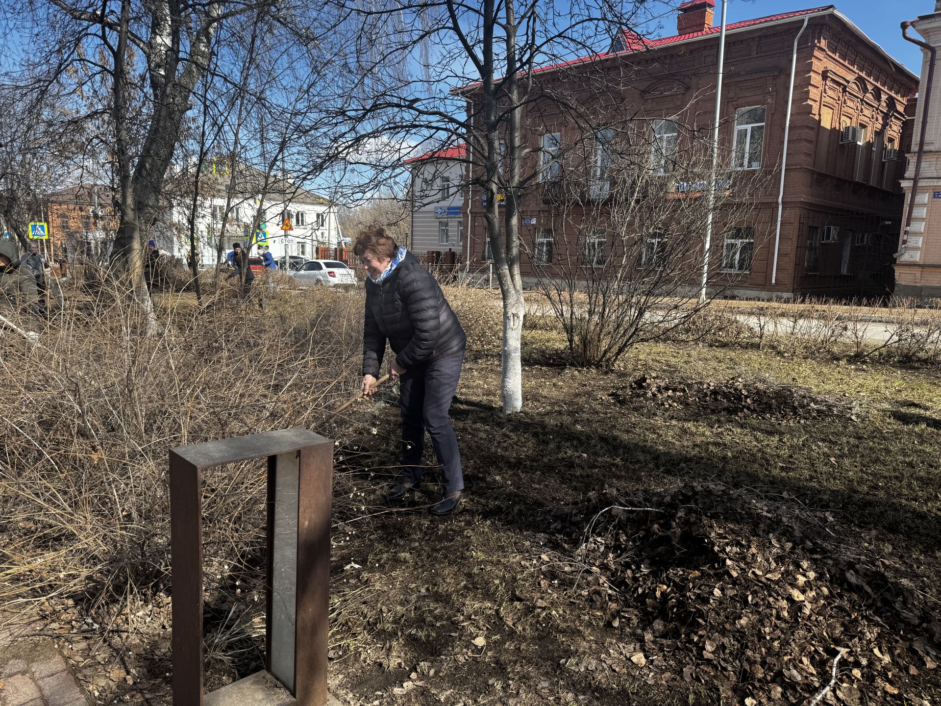 Общегородской субботник в Чистополе: вместе делаем город чище!