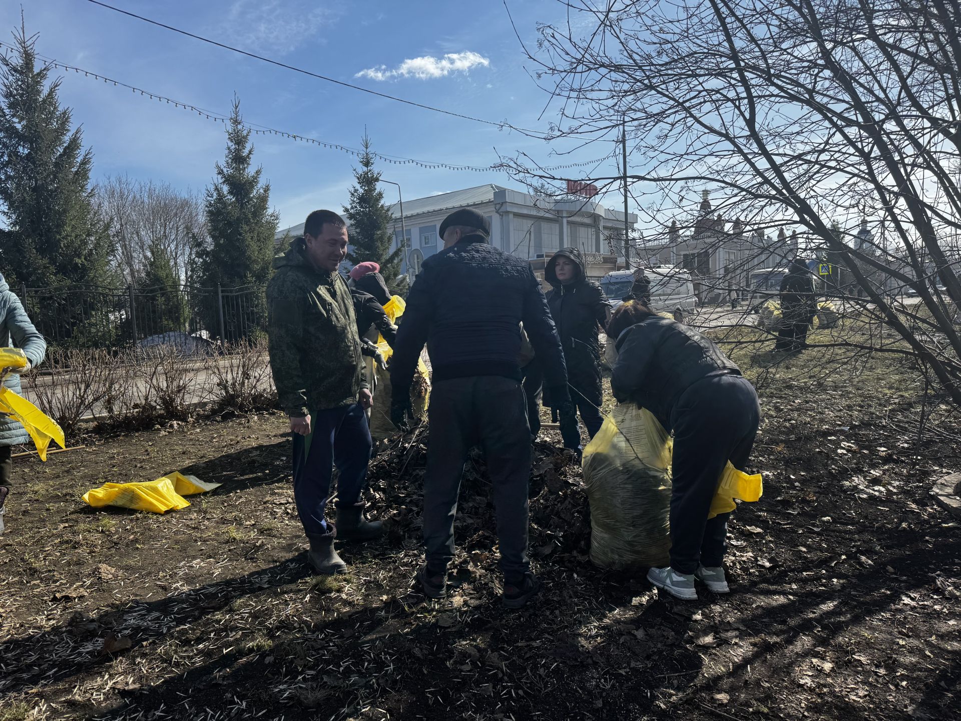 Общегородской субботник в Чистополе: вместе делаем город чище!