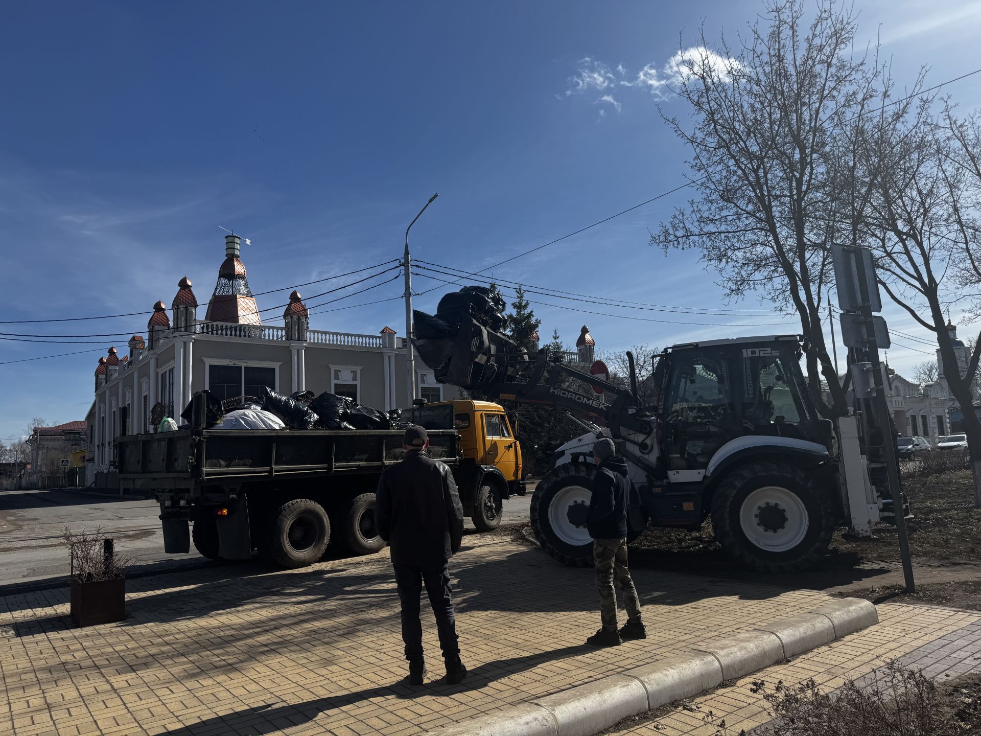 Общегородской субботник в Чистополе: вместе делаем город чище!