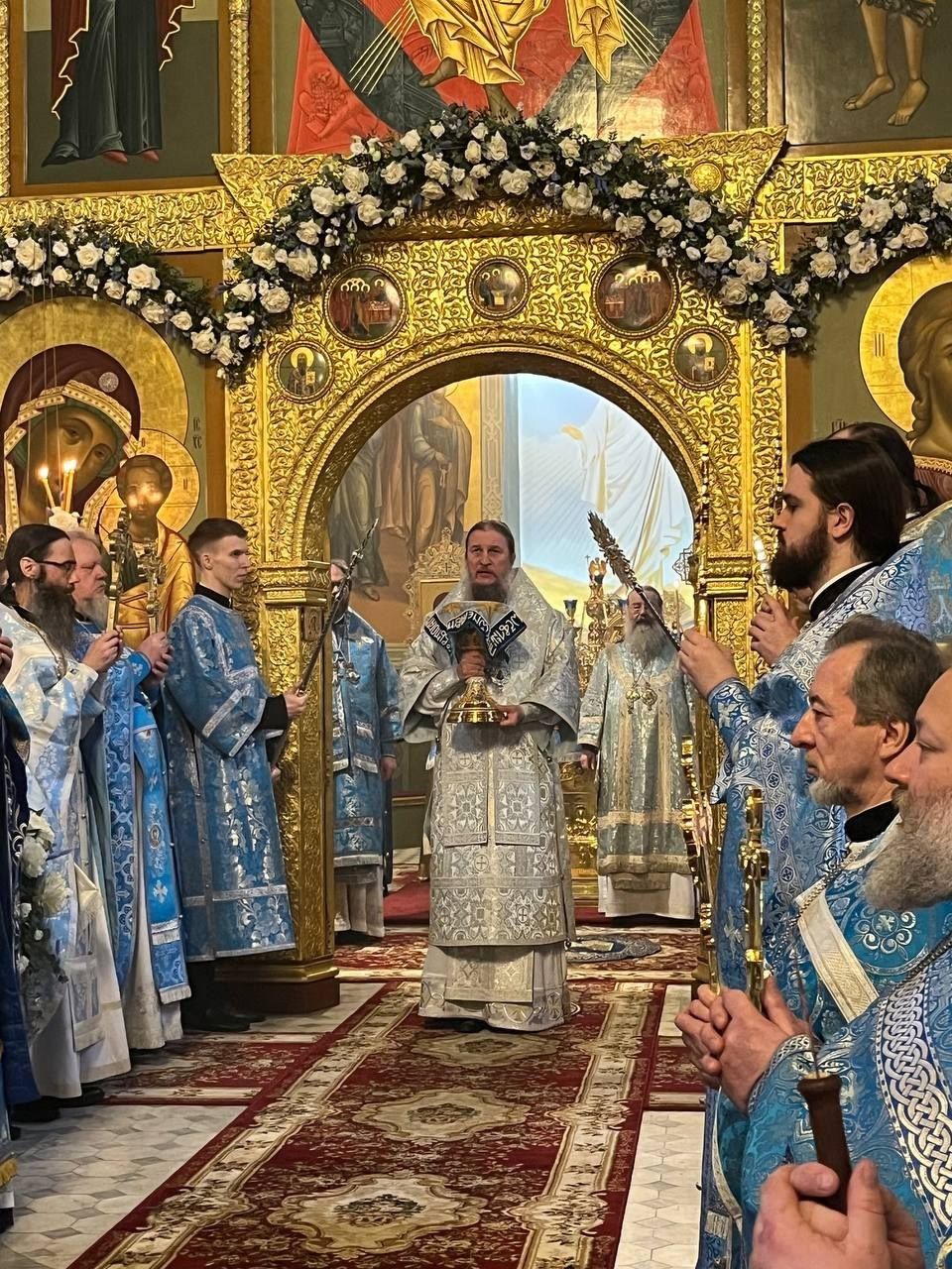 Епископ Пахомий принял участие в богослужении в Благовещенском соборе Казанского кремля