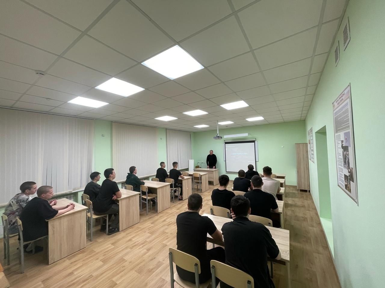 «Армия в вопросах и ответах»: чистопольские курсанты узнали о тонкостях военной службы