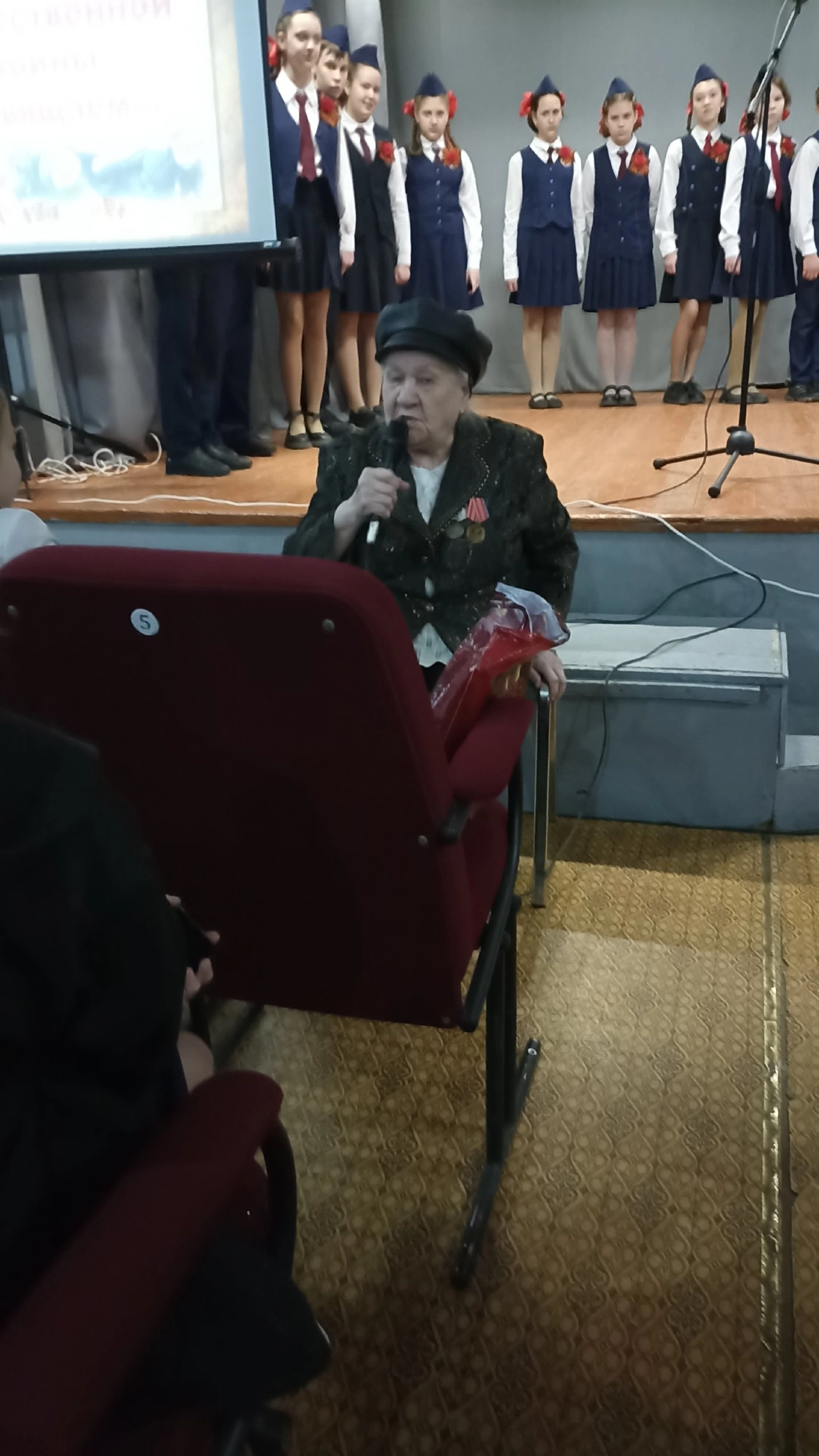 Театральная студия «Вдохновение» представила литературно-музыкальную композицию к 80-летию Победы