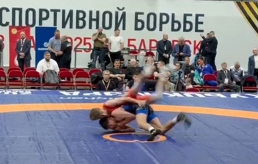 Аскар Урманчеев из Чистополя завоевал серебро на Кубке мэра Хабаровска по греко-римской борьбе