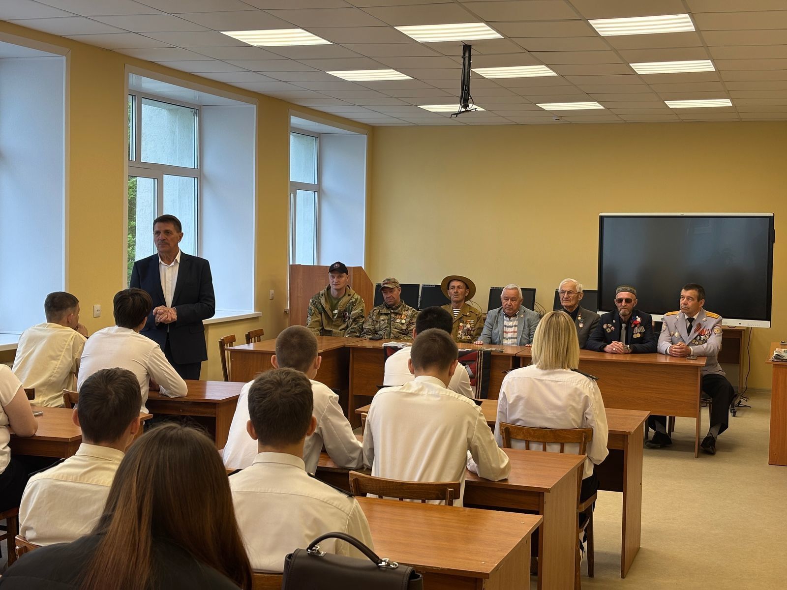 В Чистопольском сельскохозяйственном техникуме прошел «Урок мужества»