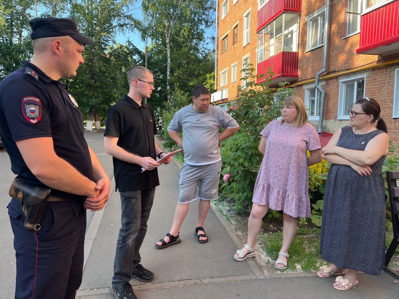 В Чистополе сотрудники полиции проводят встречи по установке домофонов с видеонаблюдением