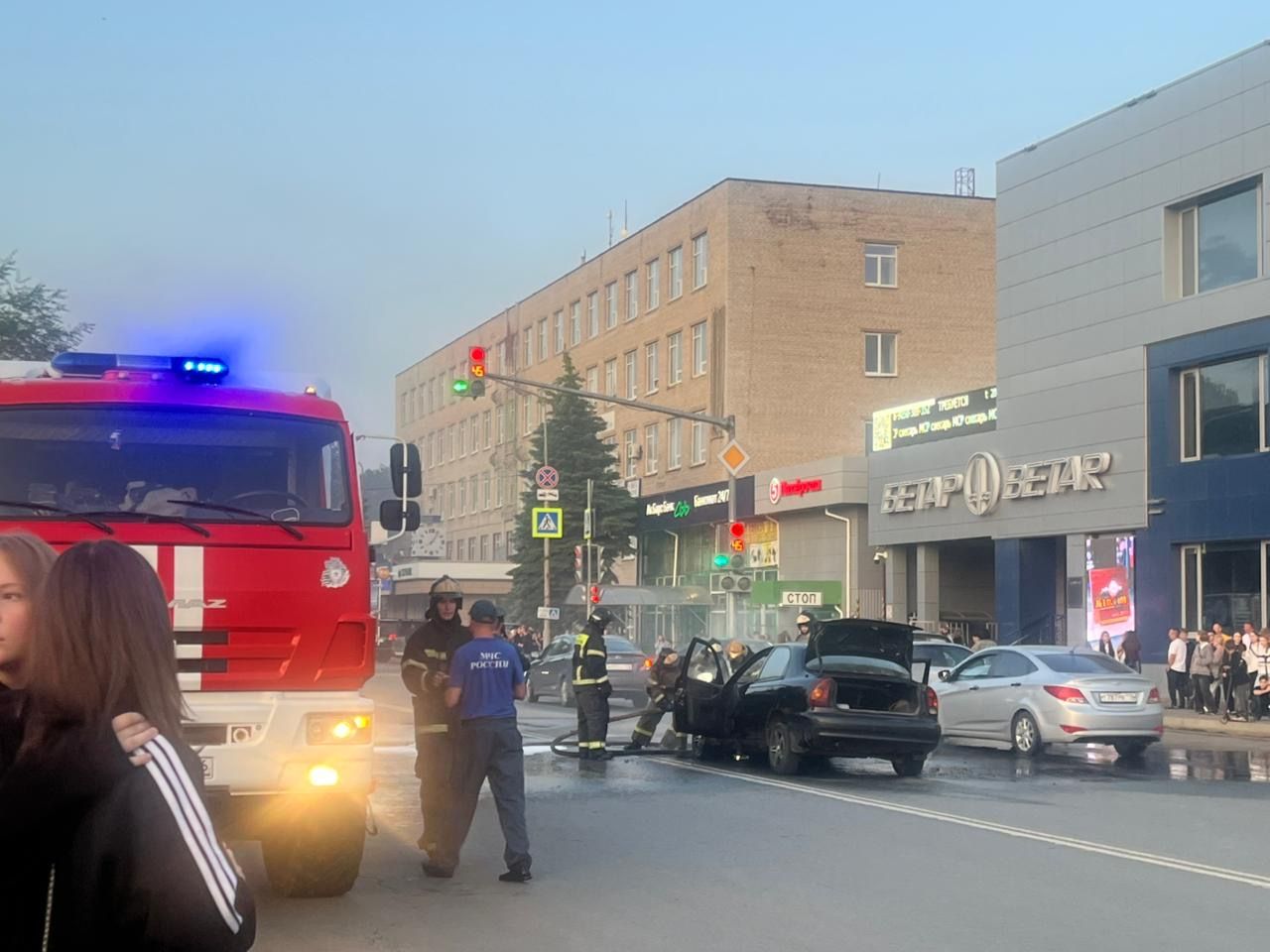 В Чистополе загорелась иномарка