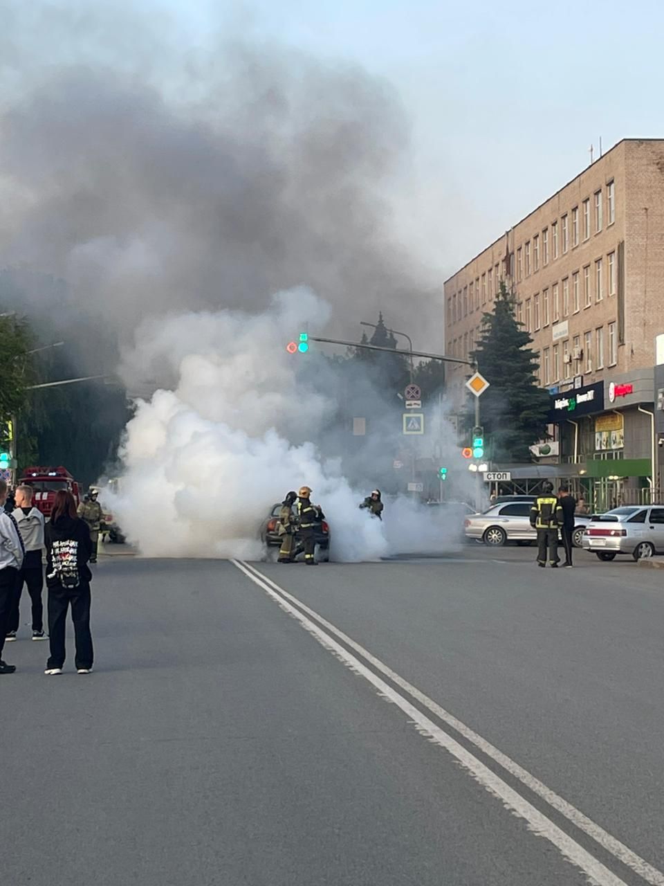 В Чистополе загорелась иномарка