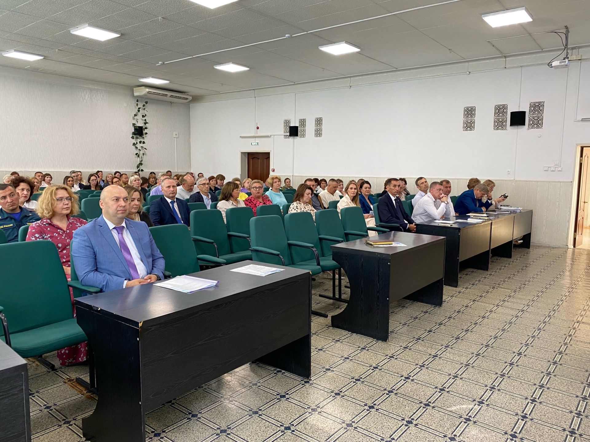 В Чистополе говорили об ипотечных программах, подготовке к жатве и кибербезопасности