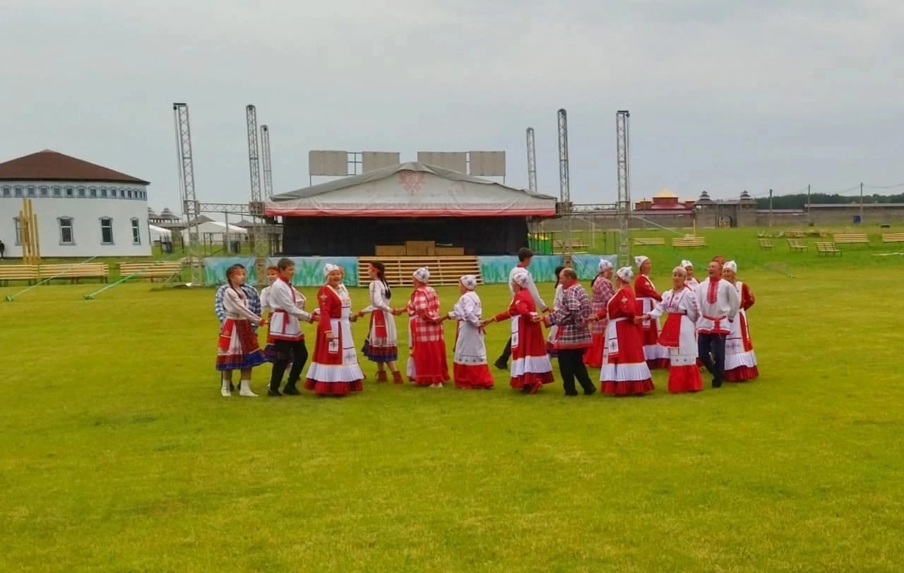 Танцы и песни Нижней Кондраты войдут в фильм о празднике Уяв