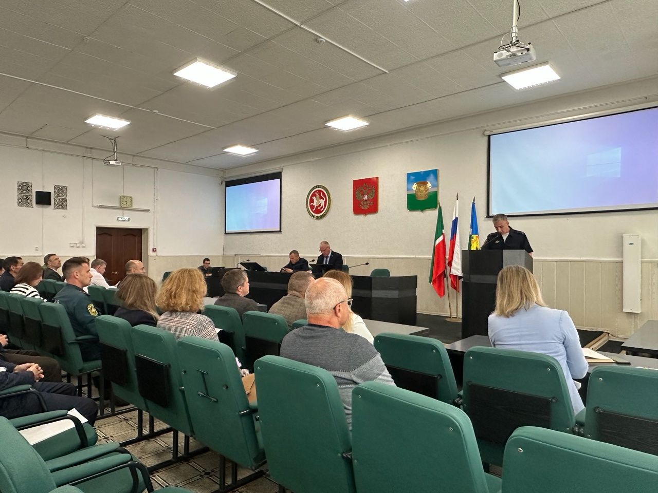 Дмитрий Иванов провел аппаратное совещание: успехи филиала «Восток», завершение посевной и оперативная сводка