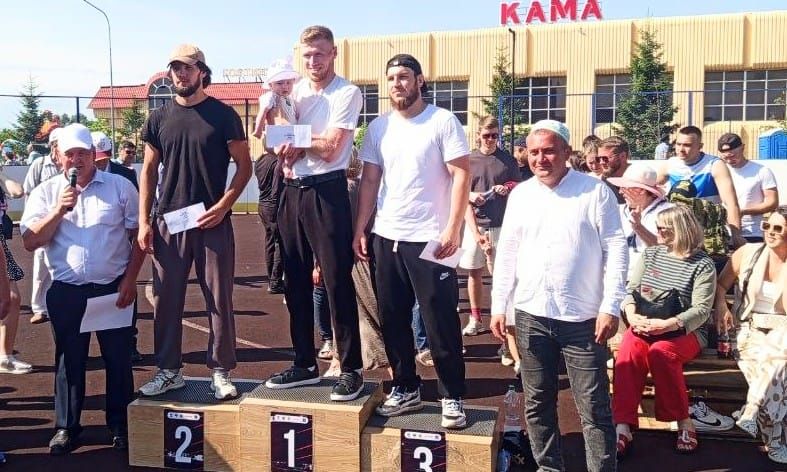Сабантуй запомнился победами борцов из школы «Батыр»