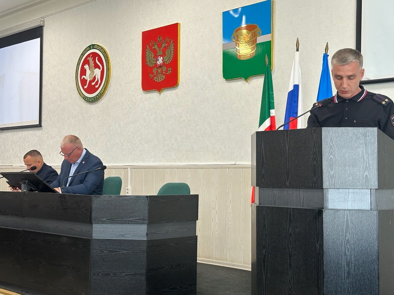 Глава Чистопольского района провел рабочее совещание: библиотеки, культура и криминальная сводка
