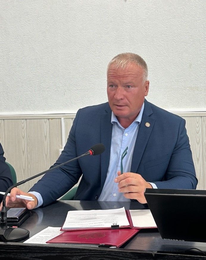 Глава Чистопольского района провел рабочее совещание: библиотеки, культура и криминальная сводка