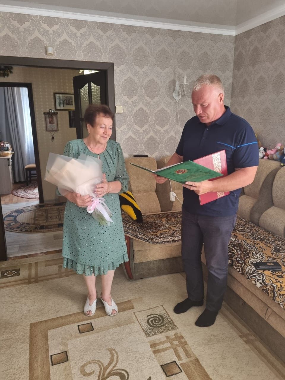 Глава Чистопольского района поздравил почетного гражданина Марию Есипову с юбилеем