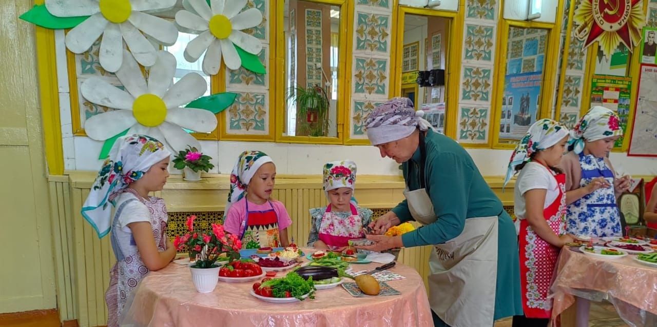 В селе Чистопольского района прошел увлекательный кулинарный мастер-класс для детей и их родителей