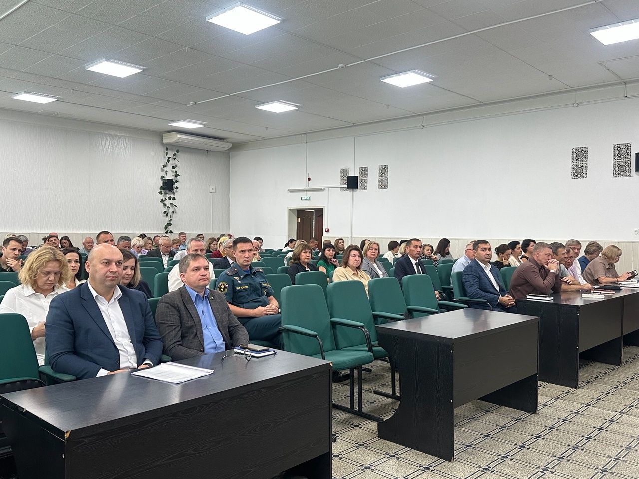 Дмитрий Иванов подвёл итоги минувшей недели: сельское хозяйство, работа ТОС и безопасность