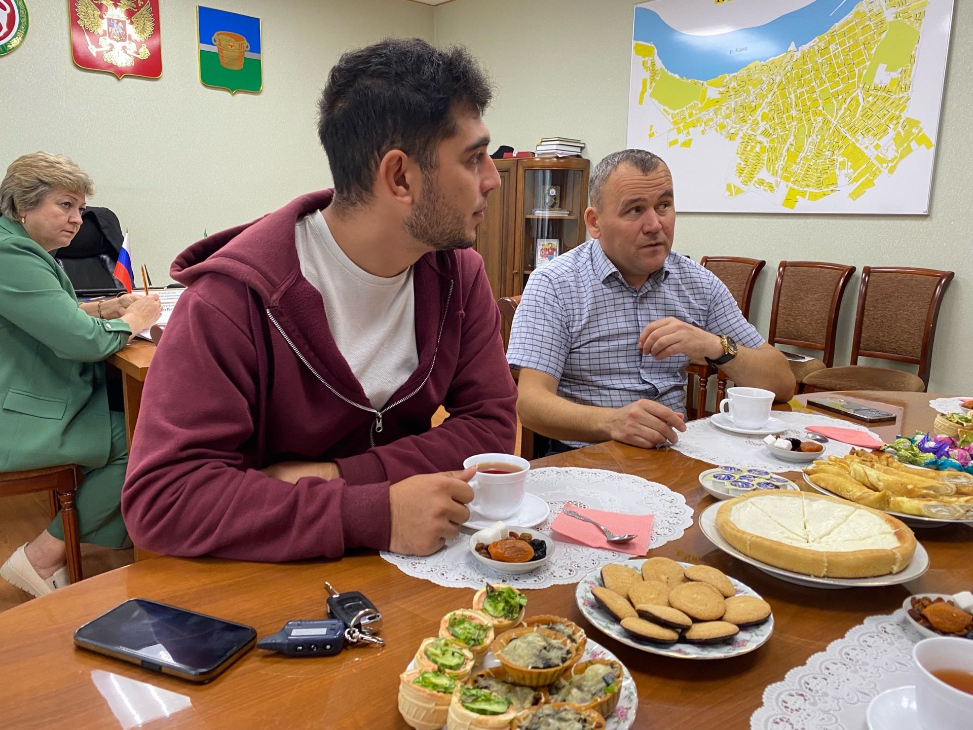 Руководитель исполкома Чистопольского района Эдуард Хасанов встретился с ветеранами СВО