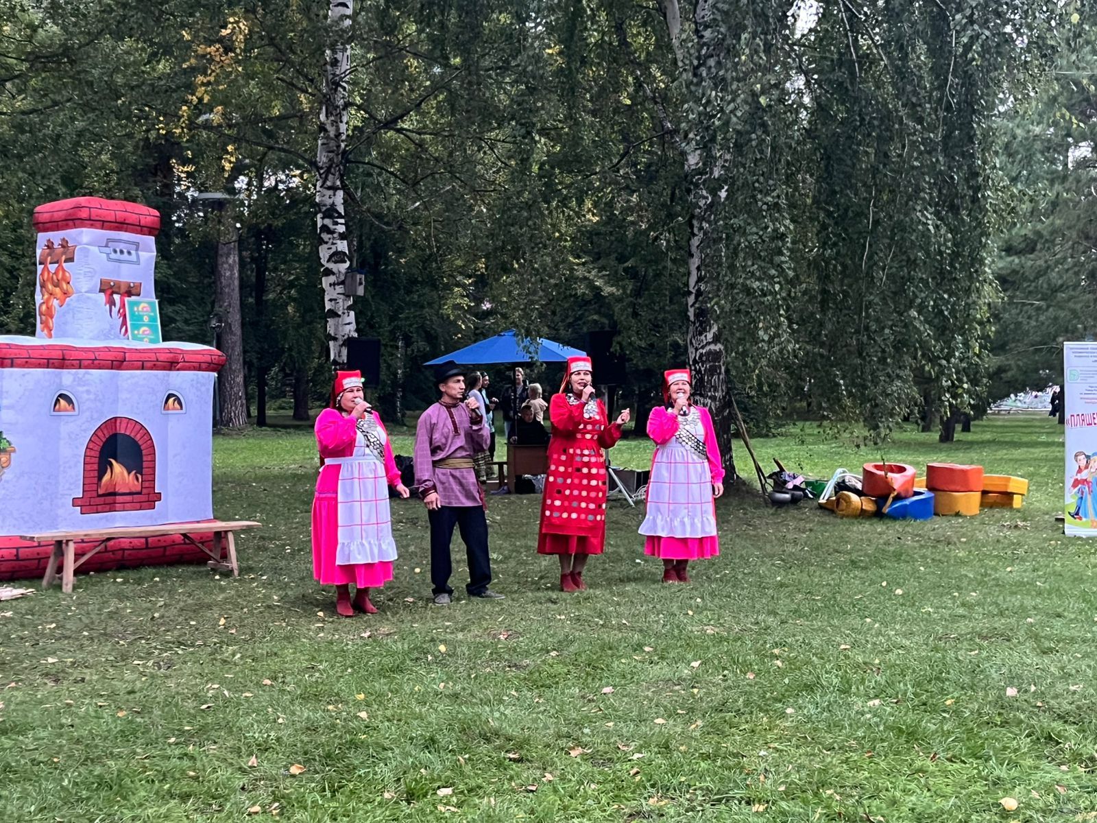 В Чистополе ярко отметили двойной праздник в Скарятинском саду