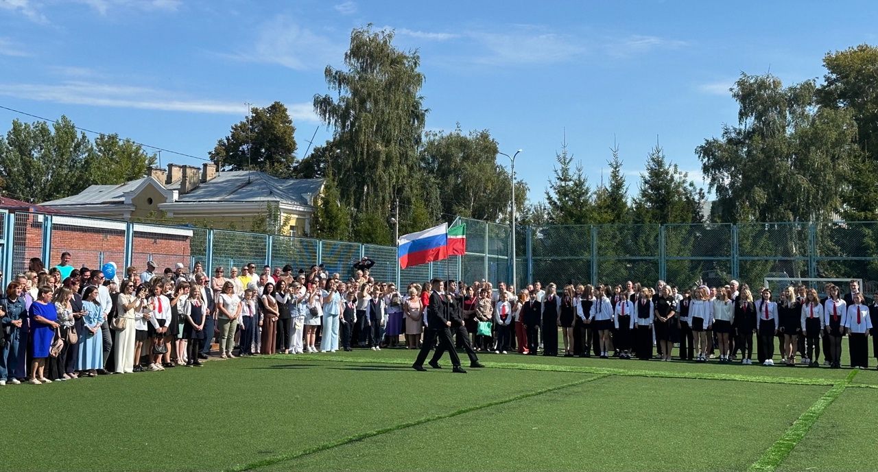 День знаний в гимназии № 1: напутствия, награды и первый школьный звонок