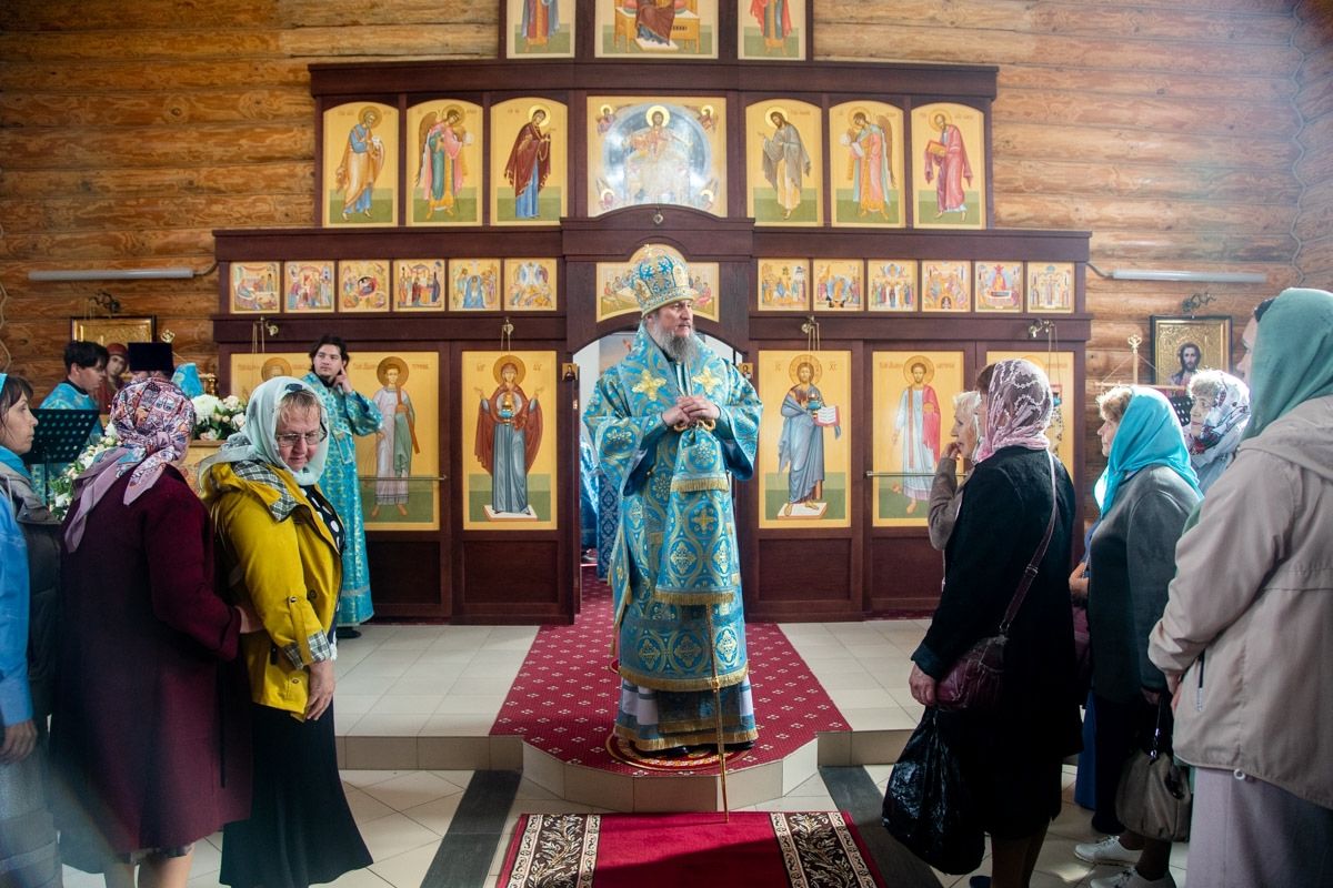 Епископ Пахомий возглавил престольный праздник в честь Рождества Богородицы в селе Булдырь