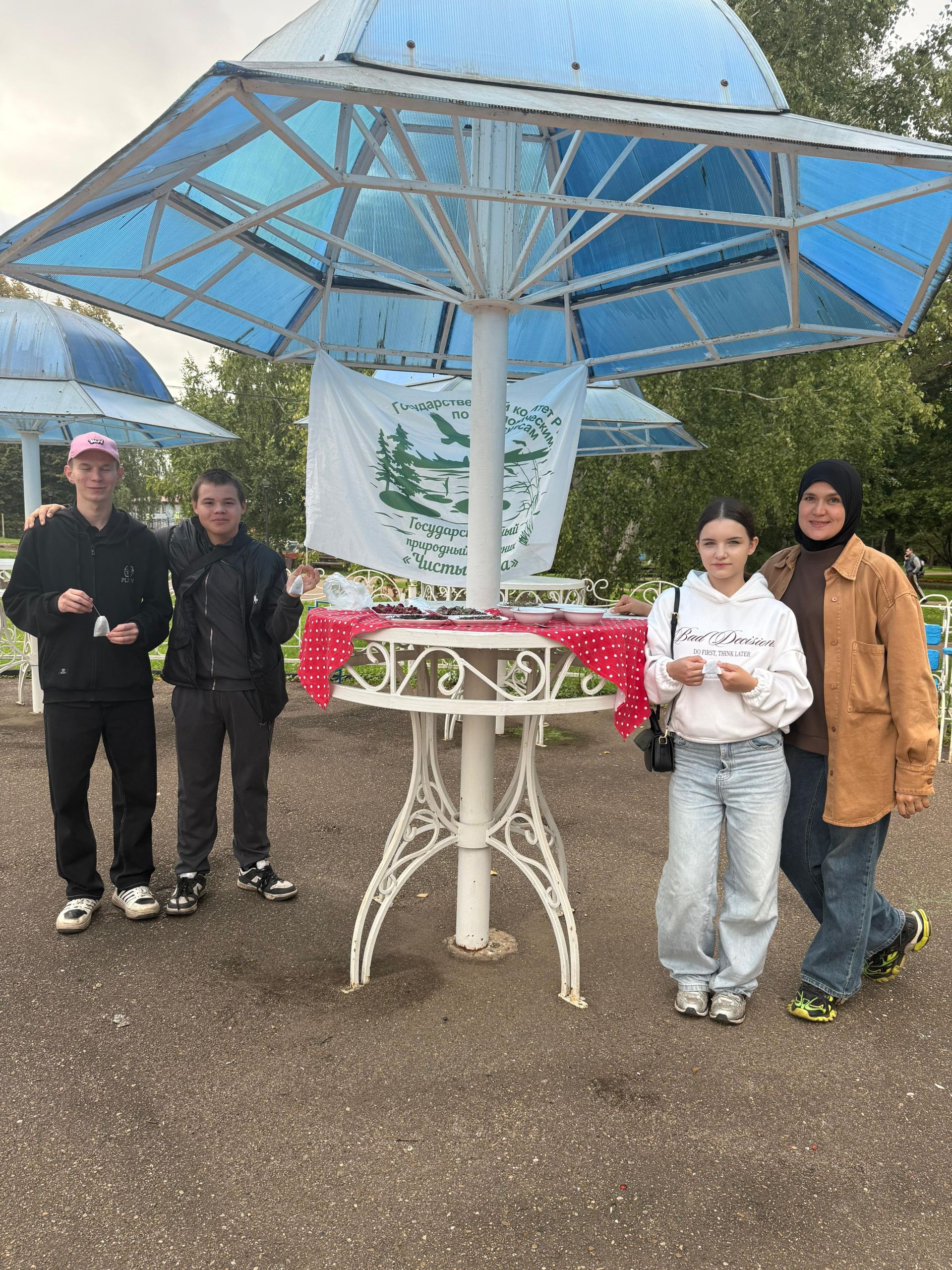 Бесплатные мастер-классы и праздник единения прошли в Скарятинском саду