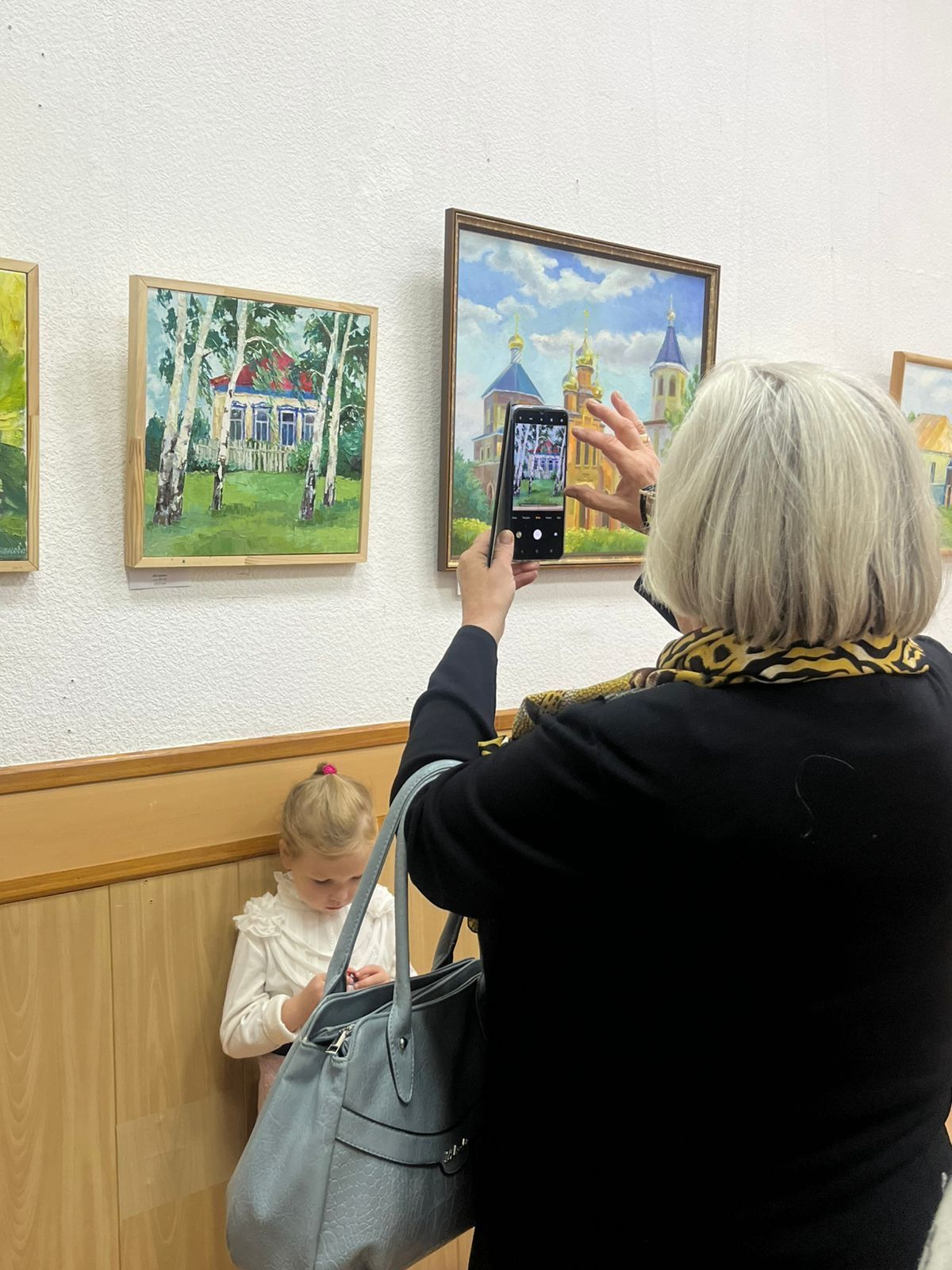 Мир в свете души: персональная выставка Натальи Ларионовой  открылась в чистопольском музее