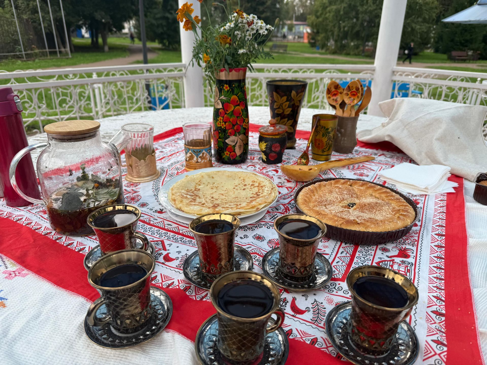 Бесплатные мастер-классы и праздник единения прошли в Скарятинском саду