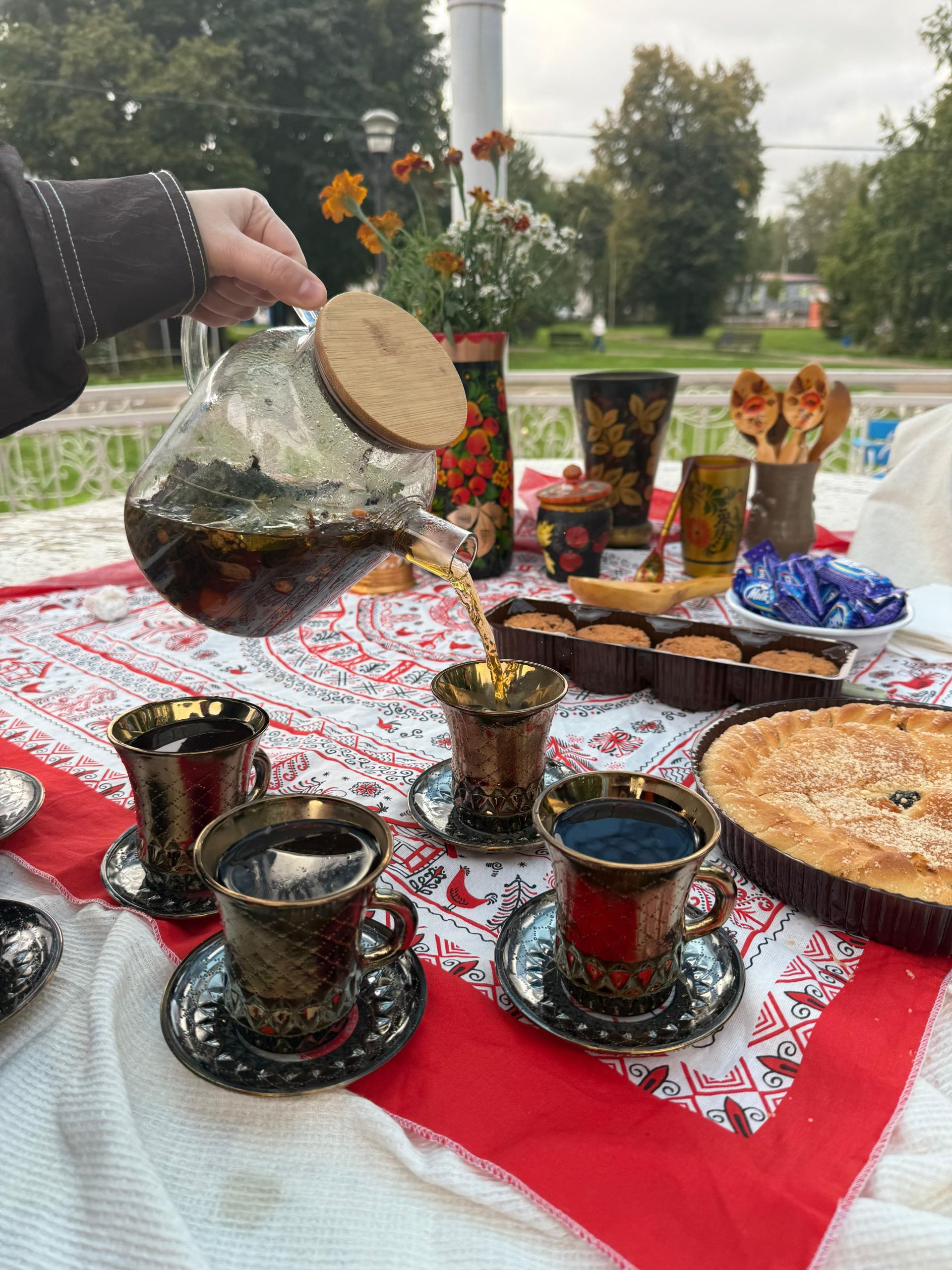 Бесплатные мастер-классы и праздник единения прошли в Скарятинском саду