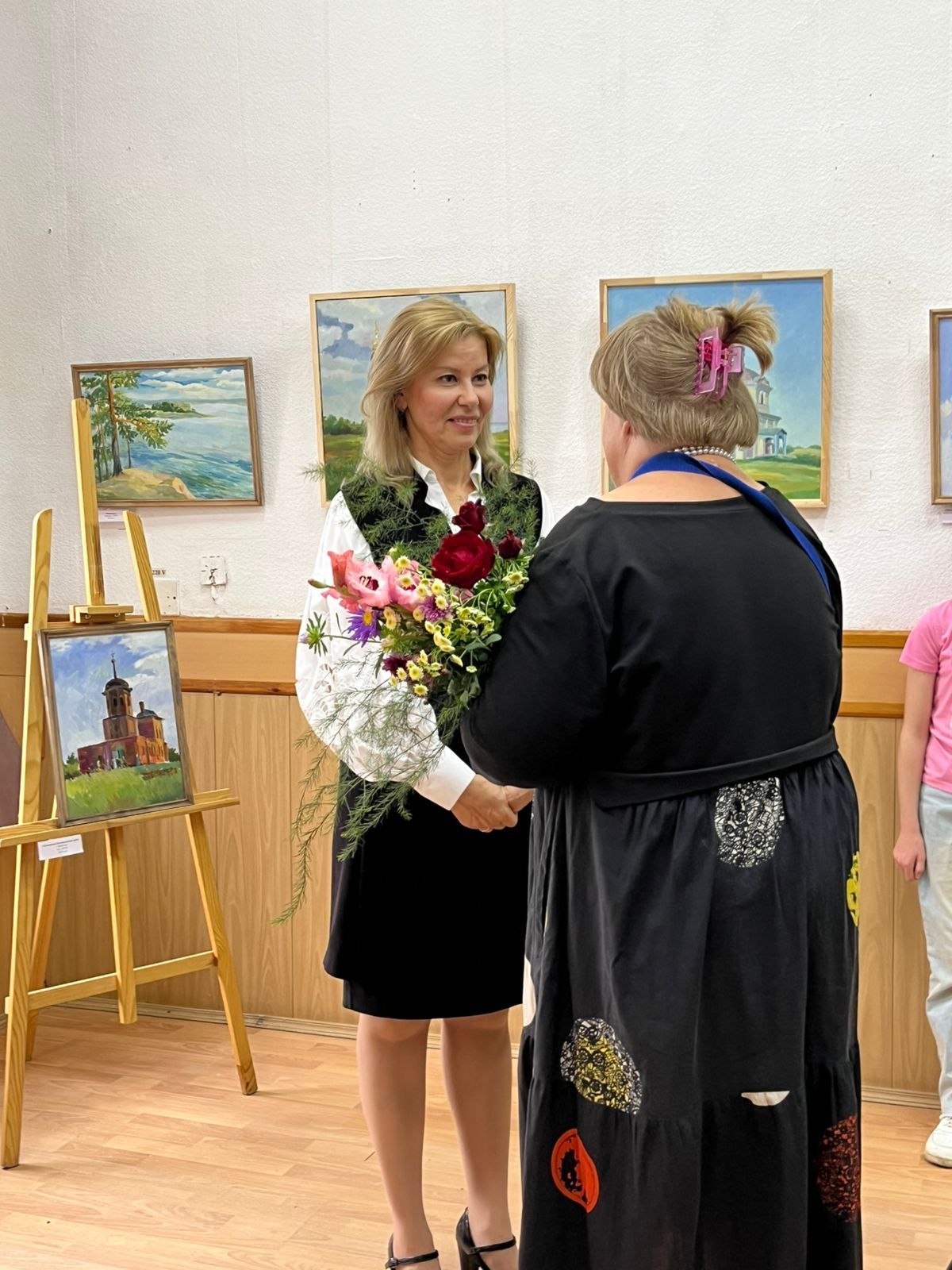 Мир в свете души: персональная выставка Натальи Ларионовой  открылась в чистопольском музее