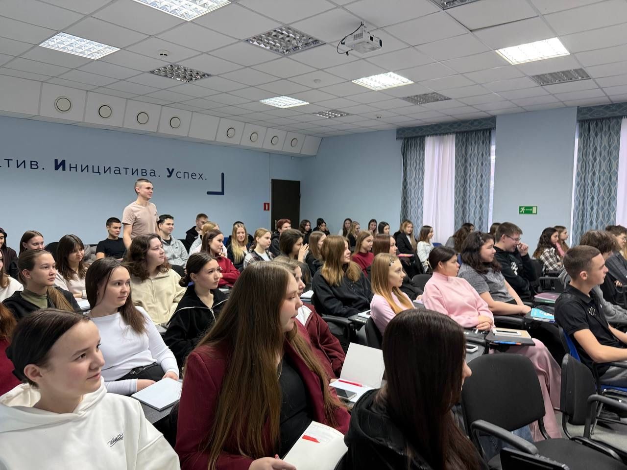 «Дропы», мошенничество и буллинг: для чистопольских студентов провели урок безопасности
