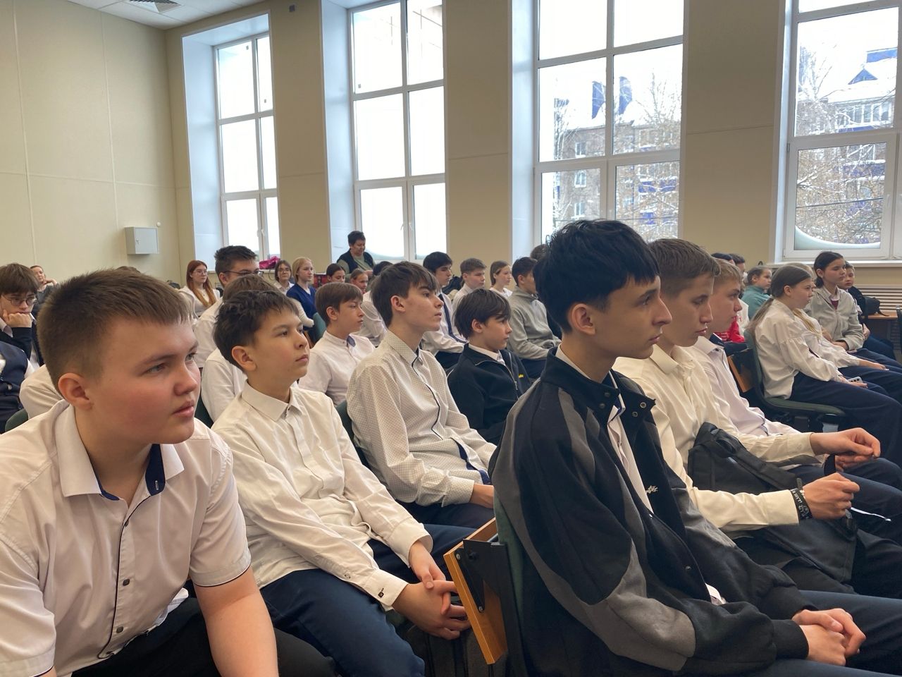 В ТОС № 2 «Поселок часовщиков» провели познавательную встречу в честь Года единства народов России