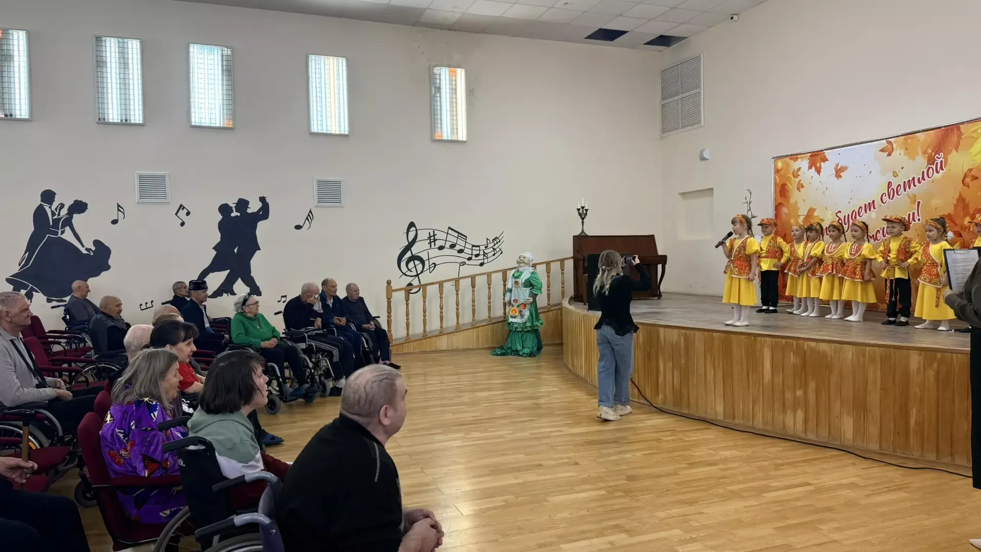 В доме-интернате «Юлдаш» прошла акция «Связь поколений»