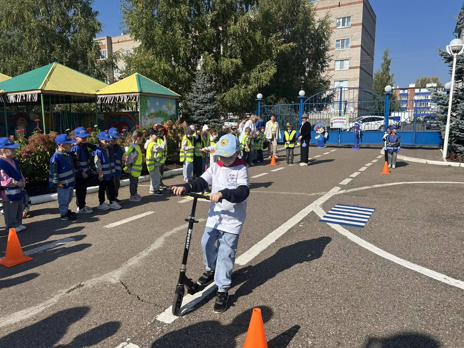 Дети и их родители стали участниками «Дорожного марафона» в Чистополе