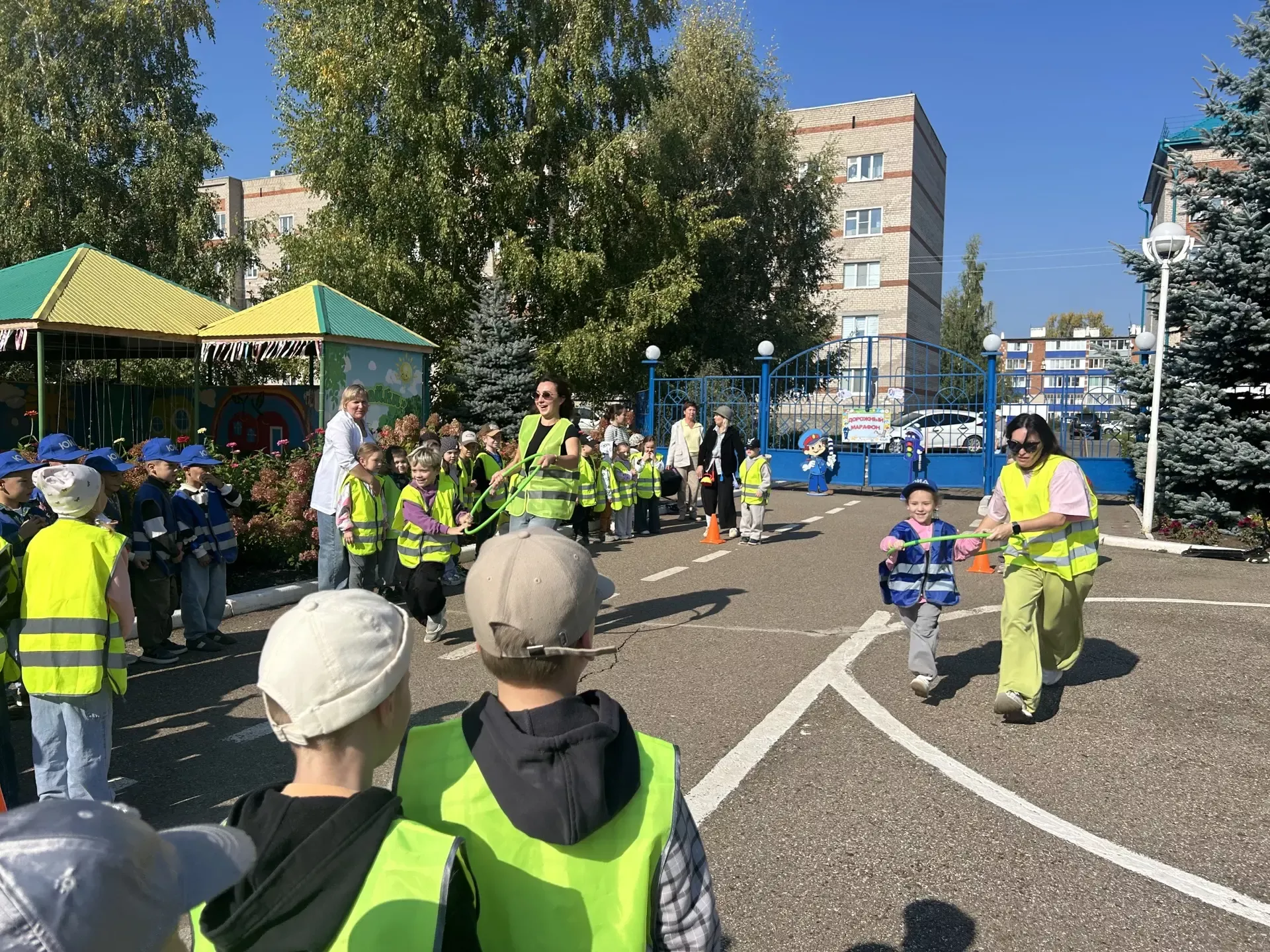 Дети и их родители стали участниками «Дорожного марафона» в Чистополе