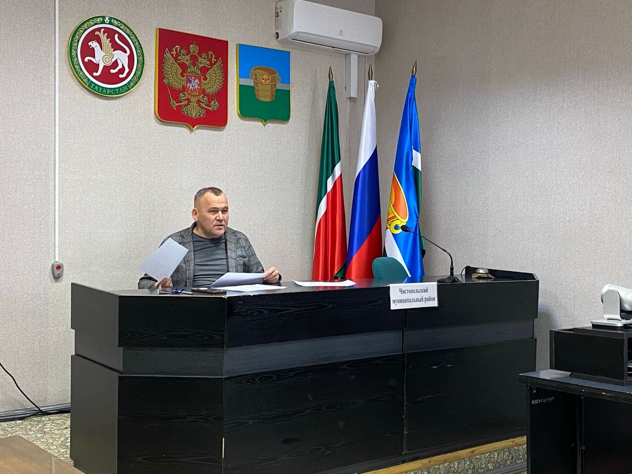 В Чистополе установили личности совершивших акт вандализма в парке «Наречье»