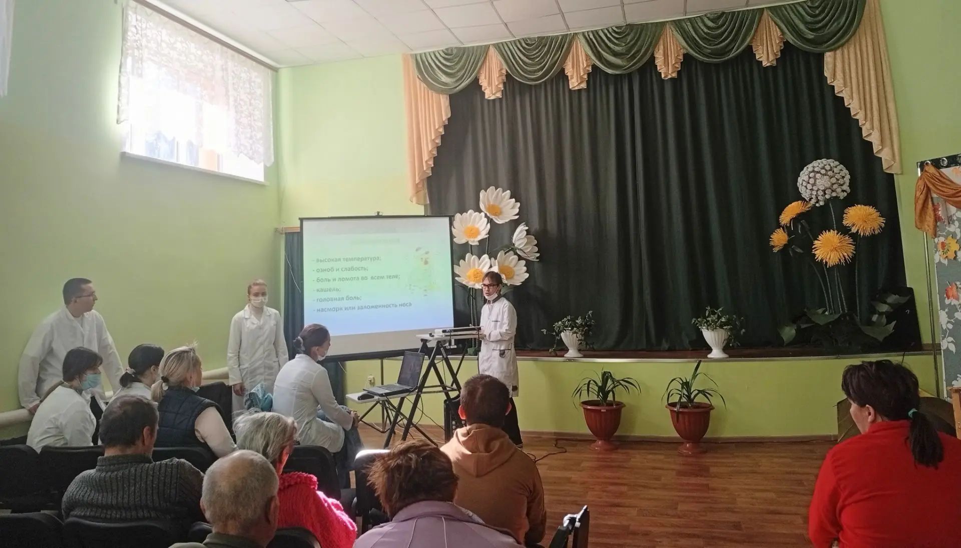 Чистопольские студенты провели урок профилактики ОРВИ для жителей дома социального обслуживания