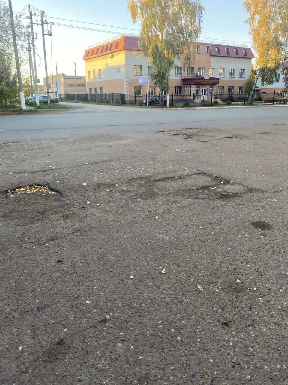 Жители Чистополя ждут ямочный ремонт на аварийном перекрёстке