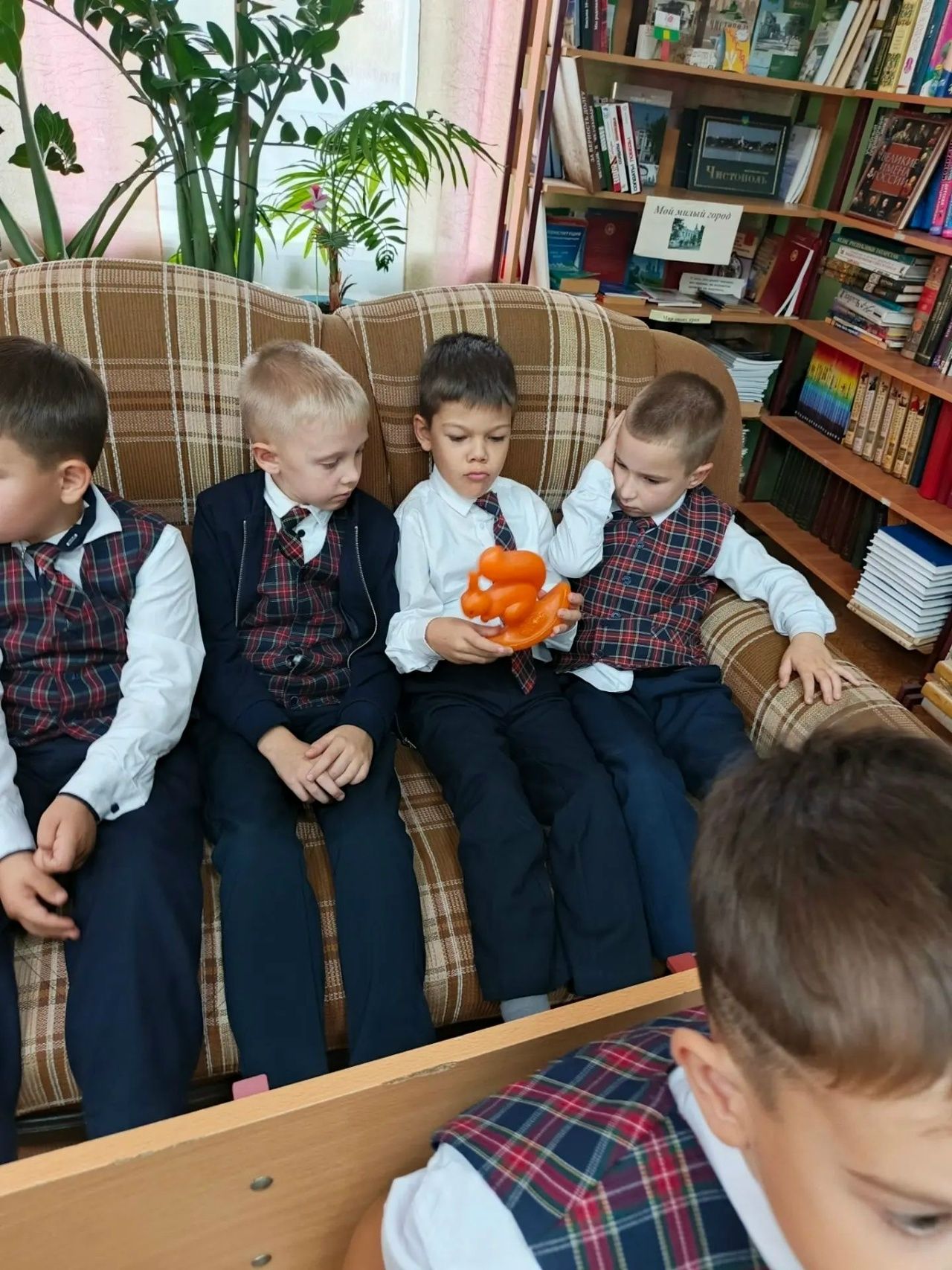 Чистопольские первоклассники школы № 4 побывали «В гостях у осени