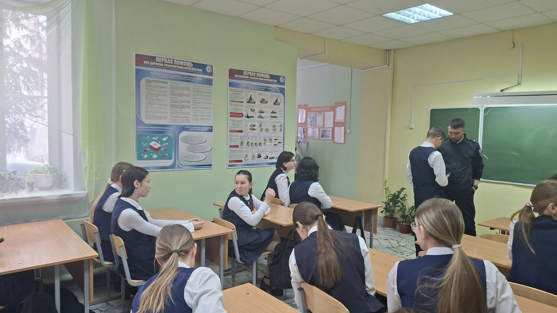 Инспектор ПДН провёл урок безопасности для чистопольских лицеистов