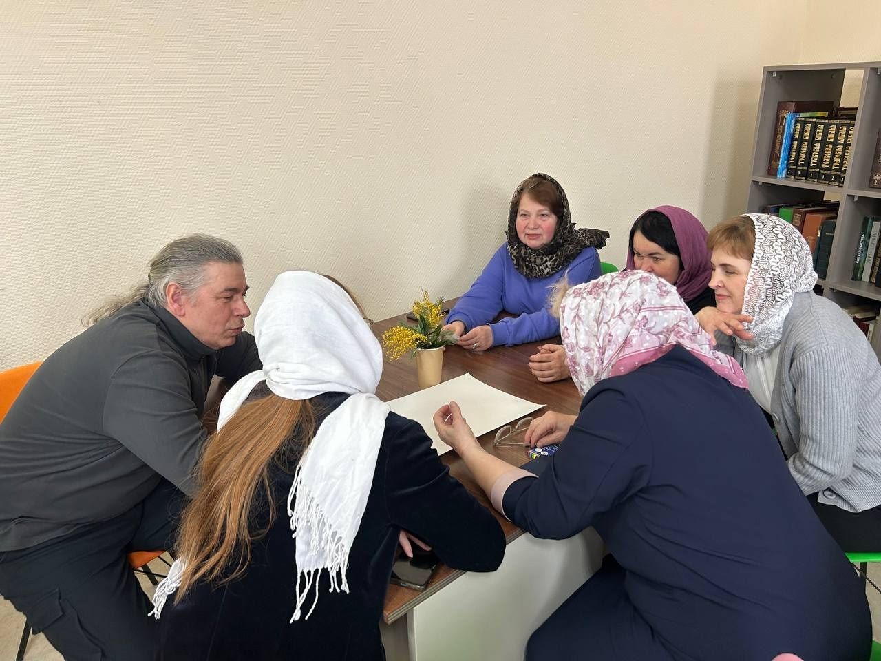 «Сретение — значит встреча»: педагоги и ученики воскресной школы в Никольском соборе говорили о главном