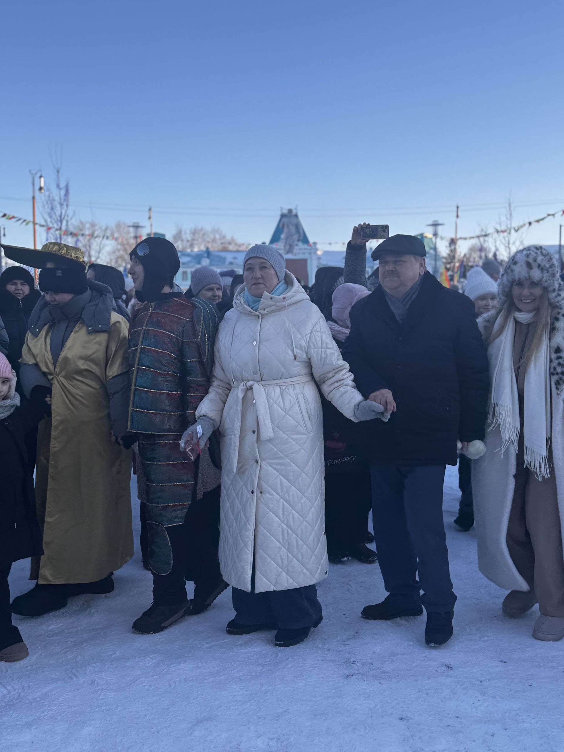 Гонки на лыжах, метание валенка и блины: в Чистополе весело отметили Молодёжную Масленицу