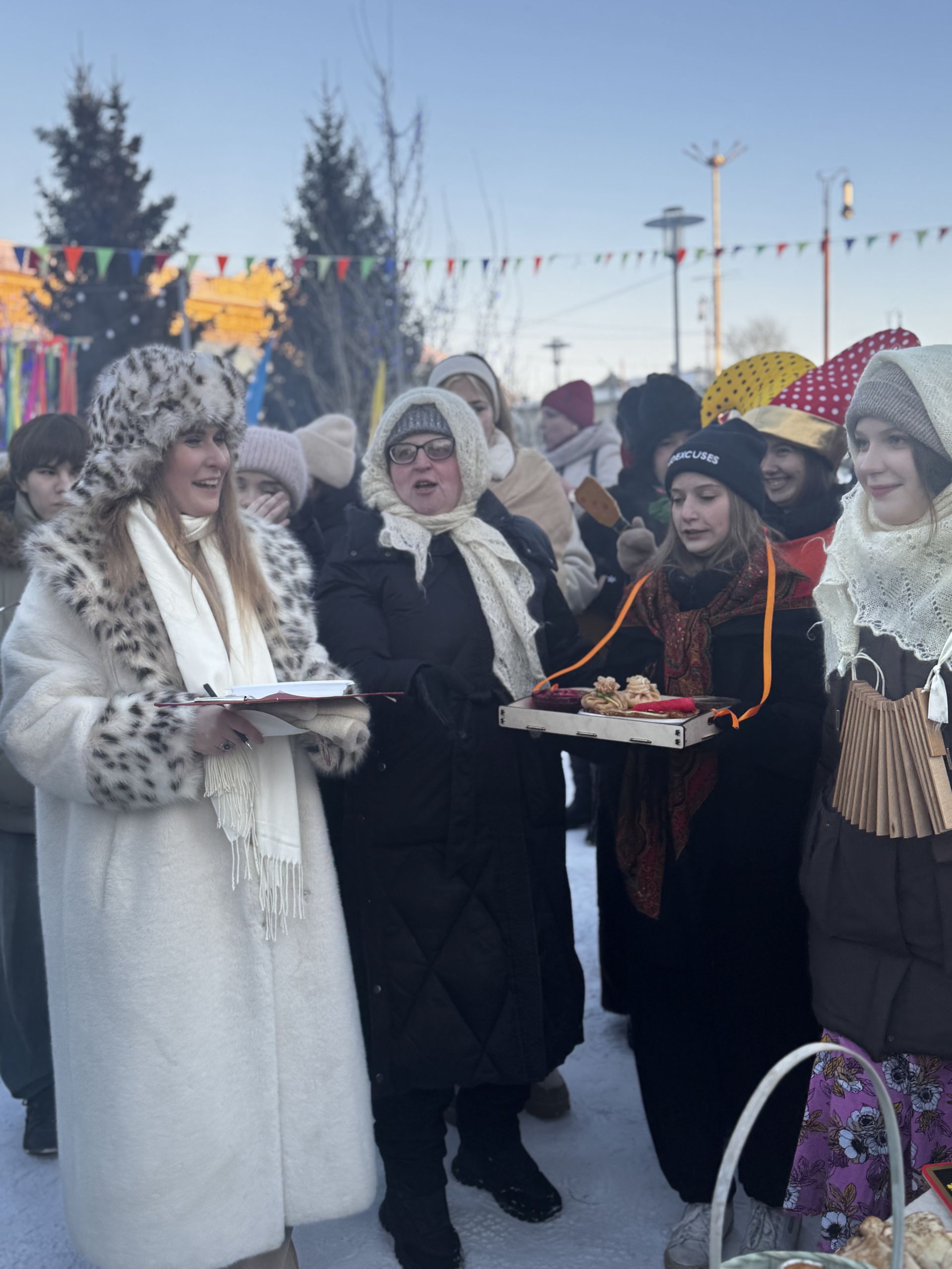 Гонки на лыжах, метание валенка и блины: в Чистополе весело отметили Молодёжную Масленицу